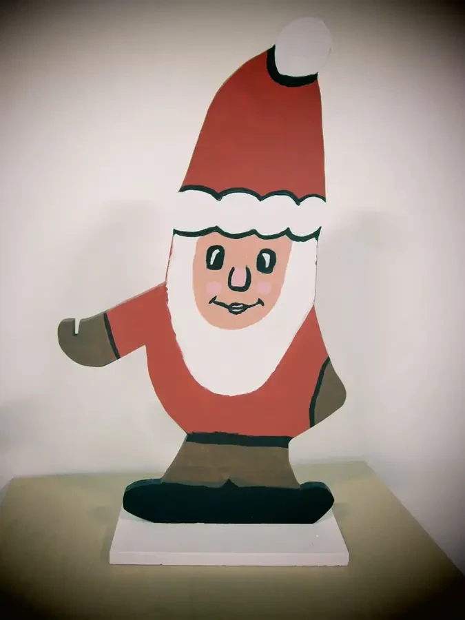 Jultomte i trä.