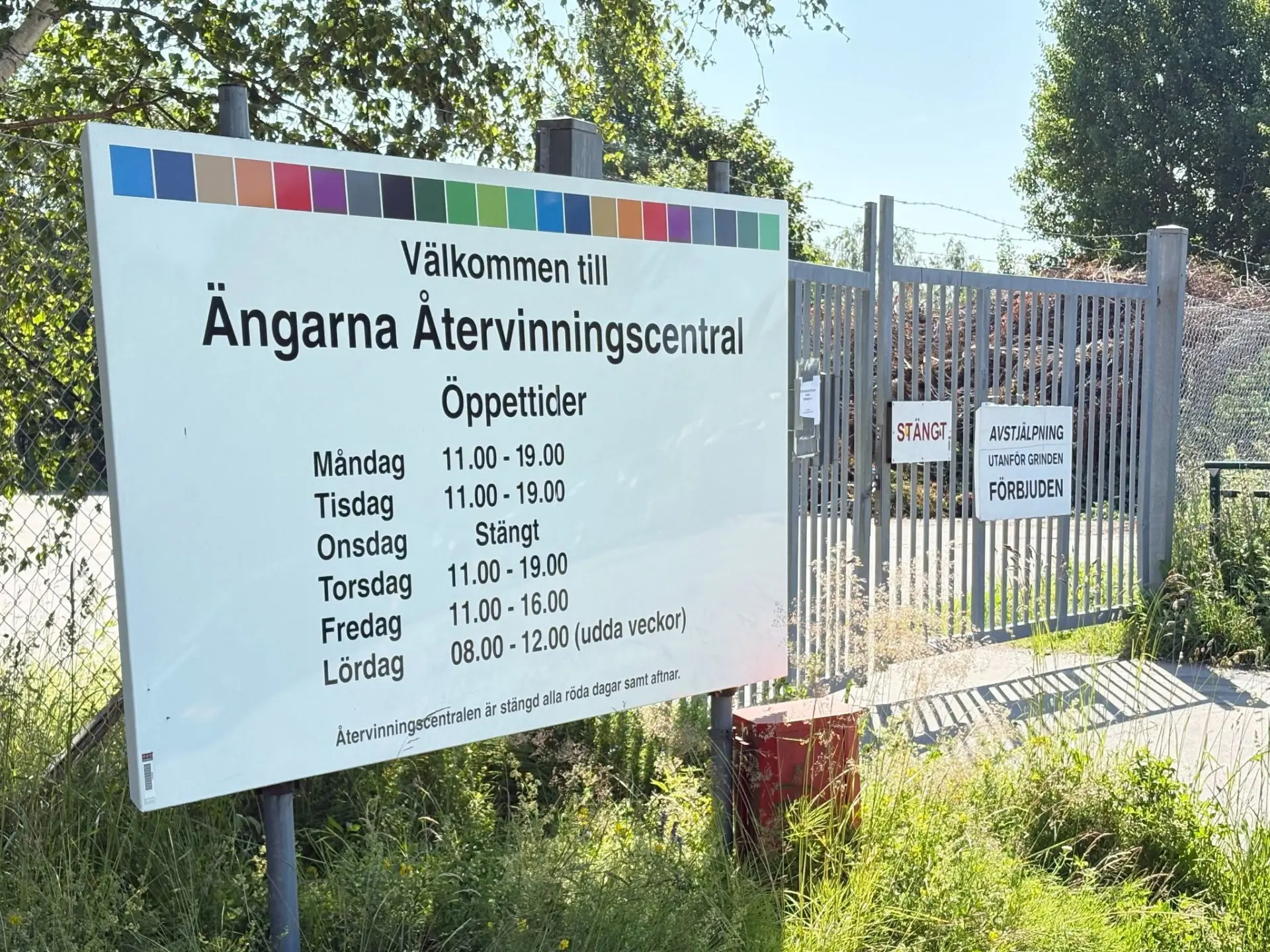 Fotografi av skylt vid återvinningscentralen